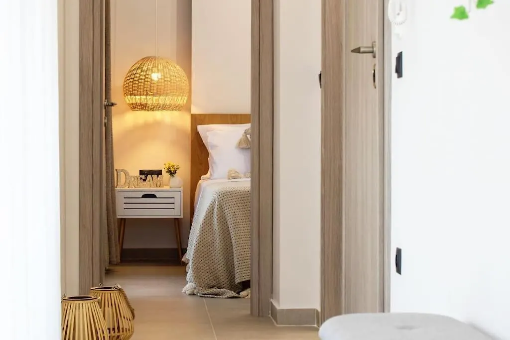 公寓 Cozzzy. Exclusive Apartment. 塞萨洛尼基